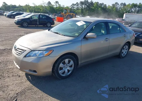 2007 Toyota Camry Le z USA, uszkodzony, nr VIN 4T1BE46K07U100351